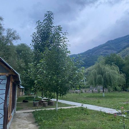 Basuta Guesthouse Kapan Buitenkant foto