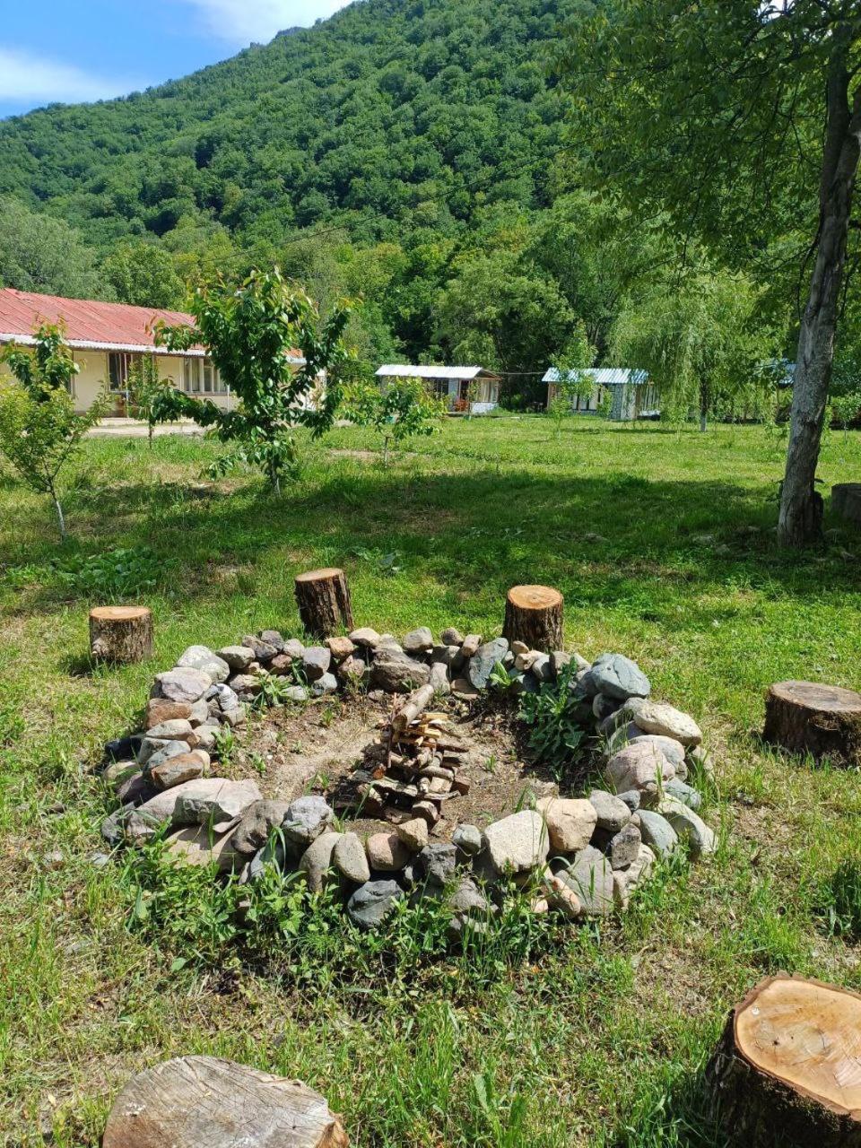 Basuta Guesthouse Kapan Buitenkant foto