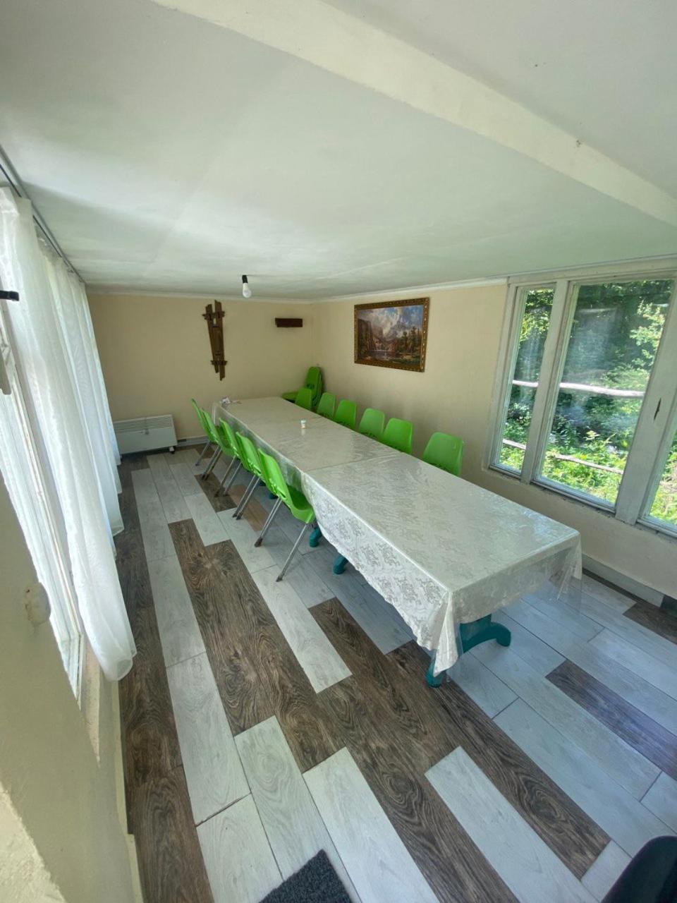Basuta Guesthouse Kapan Buitenkant foto