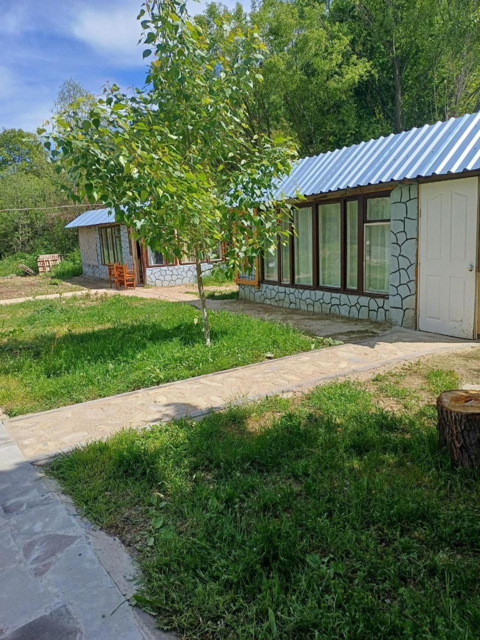 Basuta Guesthouse Kapan Buitenkant foto